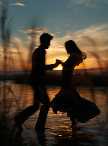 山海拾遗（君且安坐）‌女频热门小说合集‌_在现代都市中探寻古老智慧，揭示人与自然和谐共存的真谛